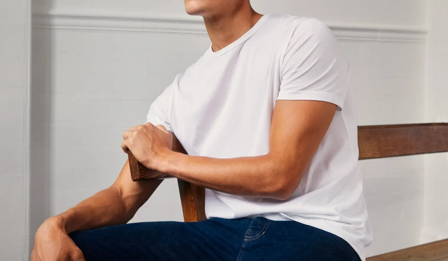 fashion essentials for men - white t shirts